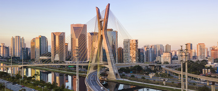 imagem da ponte Estaiada em São Paulo.